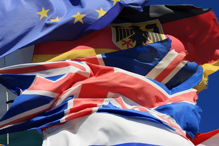 Как получить ПМЖ или гражданство в ЕС: правда и вымысел