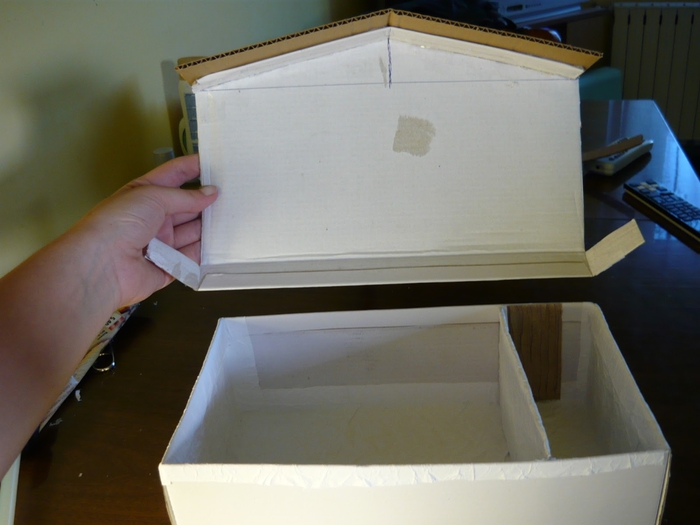 полочка домик из коробки и газетных трубочек (15) (700x525, 190Kb)