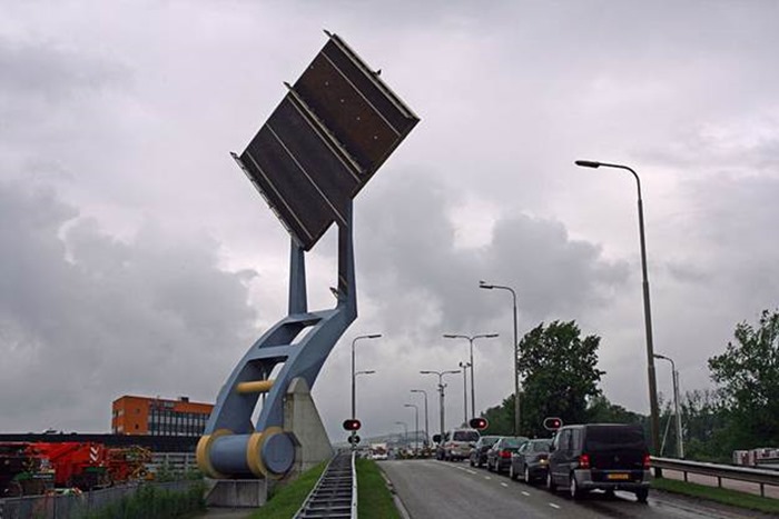 Великолепный подъемный «летающий» мост в Нидерландах. Фото, видео