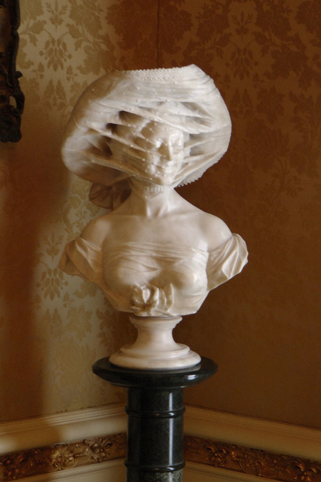 white-hall-sculpture-veiled-woman (466x700, 282Kb)