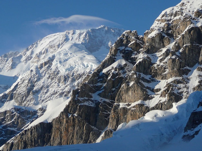 Lenticular-cap-over-Mt.-McKinley (700x525, 407Kb)