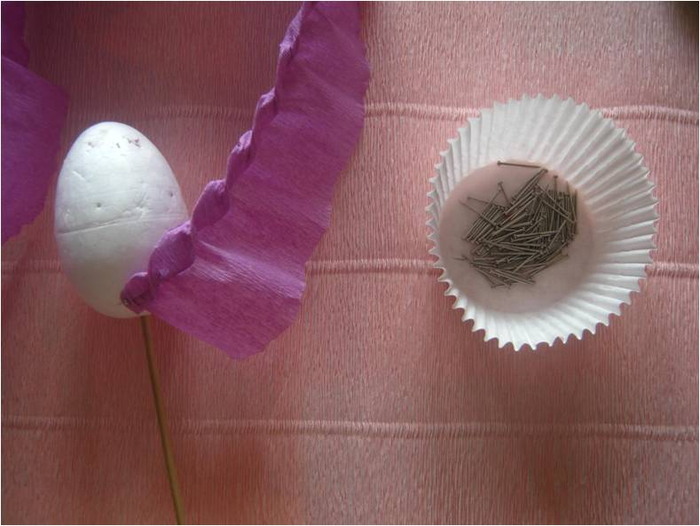 Пасхальное яйцо из гофрированной бумаги. Видео и мастер-класс (3) (700x526, 274Kb)