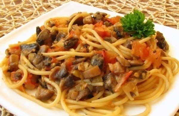 Спагетти с овощами и соевым соусом/3290568_AozBsIx1lY (600x390, 59Kb)