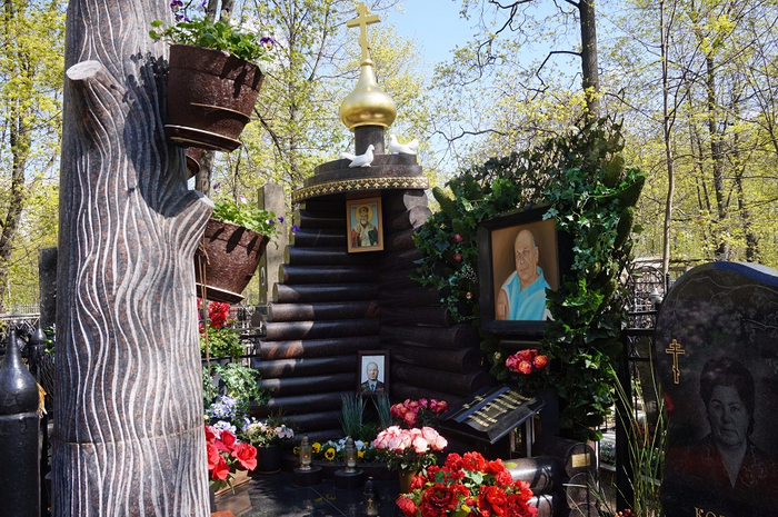 Надгробия Ваганьковского кладбища 11 (700x465, 506Kb)