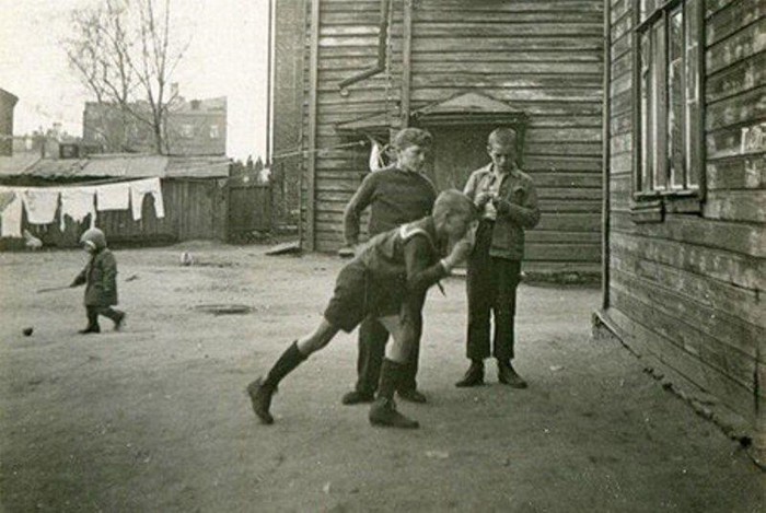 Лучшие дворовые игры советского детства, которые сегодня почти забыты