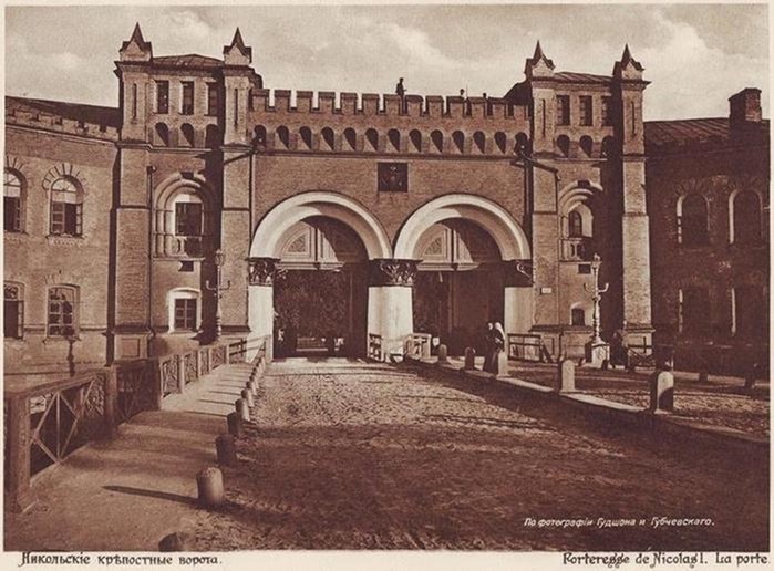 Фото: Памятні місця Києва на листівках 1911 року та сьогодні