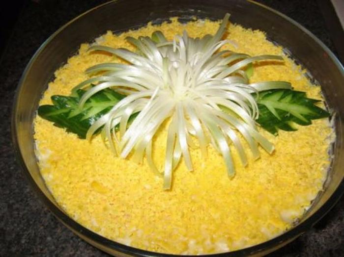 Как приготовить слоеный салат «Ананасовая шуба»