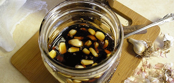 natural-elixir-that-treats-many-diseases-made-from-honey-walnuts-garlic-and-vinegar1 (600x287, 96Kb)