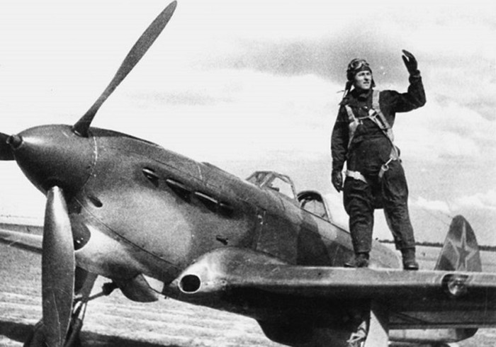 22 июня 1941 года советский летчик Иван Калабушкин уничтожил 5 немецких самолетов