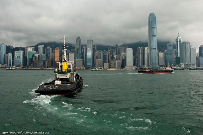155 лет Гонконг оставался британской колонией...