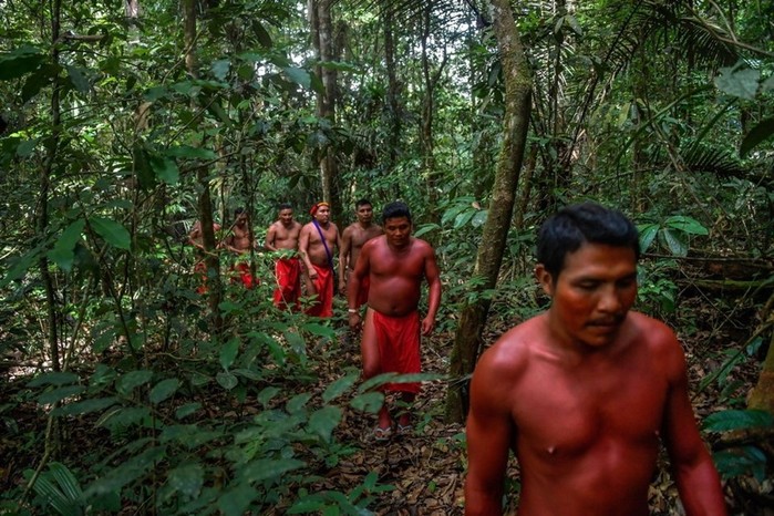 Амазонское племя обещает сражаться насмерть с безжалостной горнодобывающей компанией