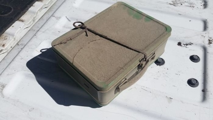 Мужчина нашел старый чемодан и его ждал очень приятный сюрприз