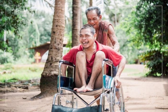 Селфи жителей Камбоджи: фотопроект с первыми портретами в жизни 