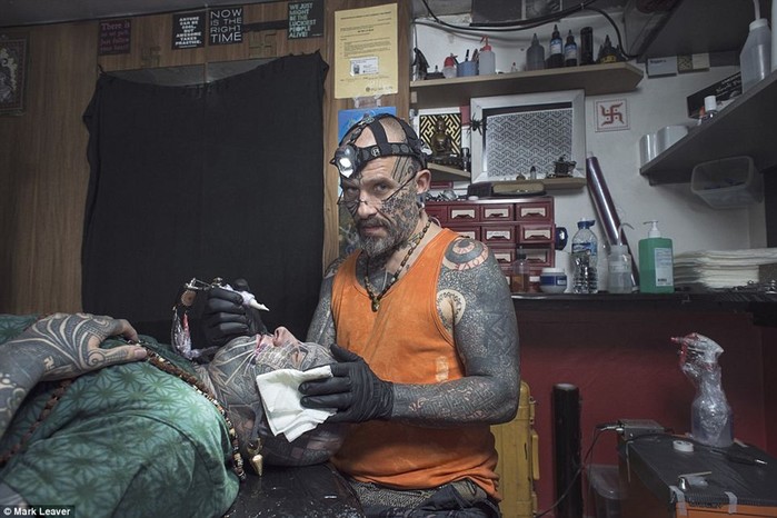 Фотографии портреты людей с татуировками на лице