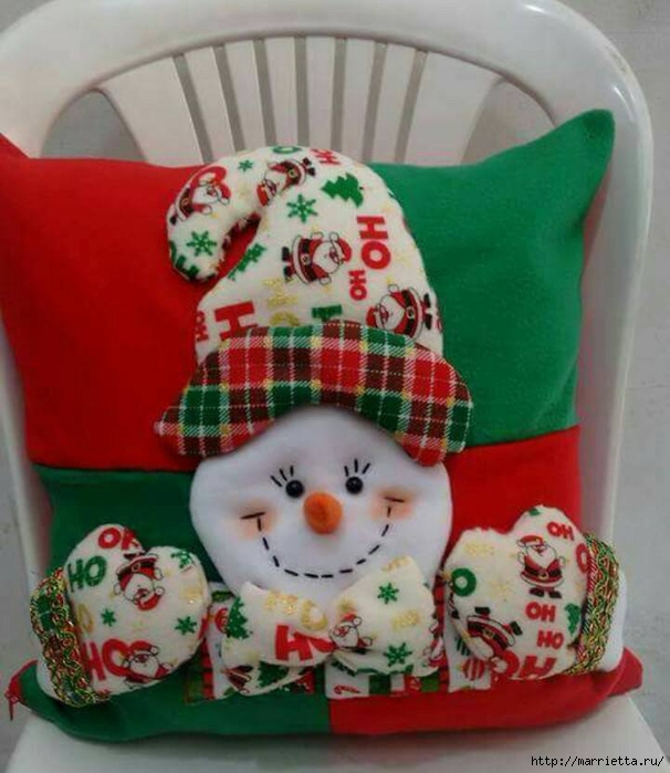 Новогодние подушки - со снеговиком и Санта Клаусом (2) (606x700, 253Kb)