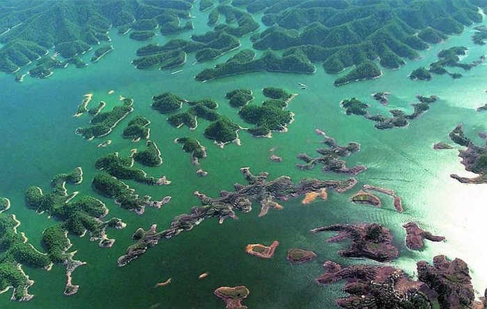 Подводные города Озера тысячи островов в Китае