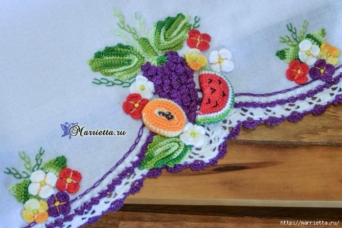 Декорирование кухонного полотенца вязаными фруктами и ягодами (2) (700x466, 241Kb)