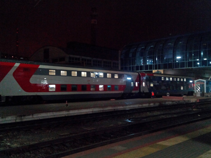 Двухэтажные железнодорожный вагон/683232_dva_etaja (700x525, 240Kb)