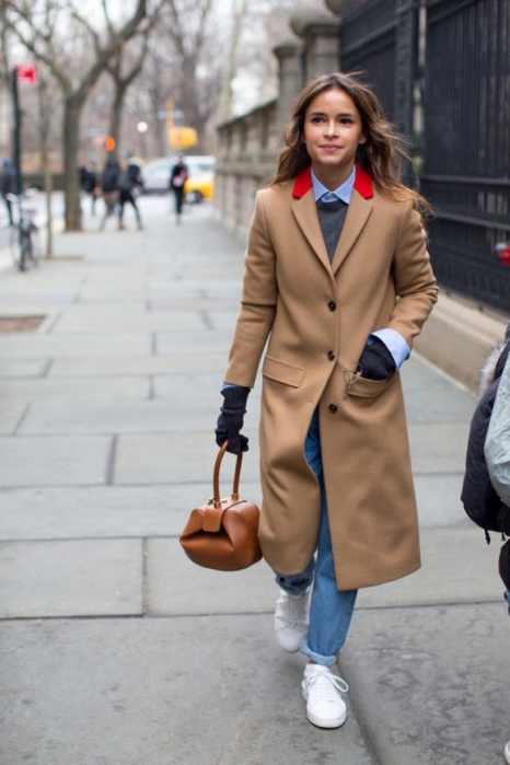 winter-work-outfit-rolled-jeans-white-sneakers-colored-shirt-sweater-over-oxford-shirt-camel-coat-miroslava-duma-brunch-weekend-winter-outfits-nyfw-street-style-2016-hbz (466x700, 264Kb)