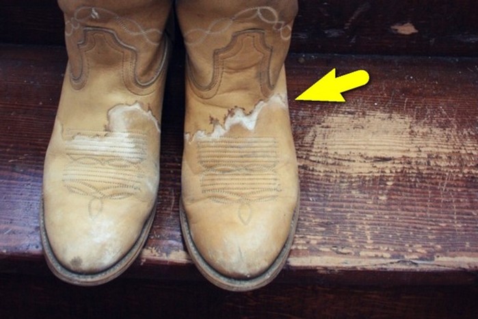 Средство, как убрать пятна соли с обуви и предотвратить появление новых