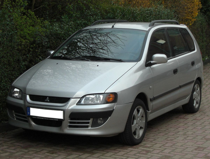 1200px-Mitsubishi_Space_Star_Facelift_front (700x530, 347Kb)