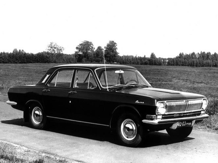 7 легендарных автомобилей в СССР