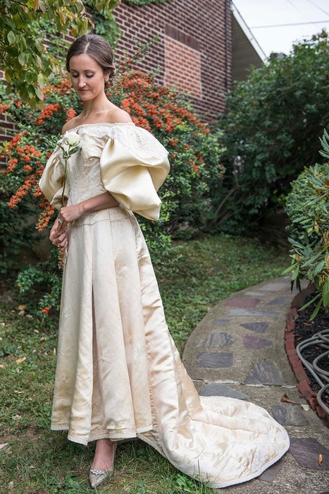 Свадебное платье 120 лет передавалось из поколения в поколение