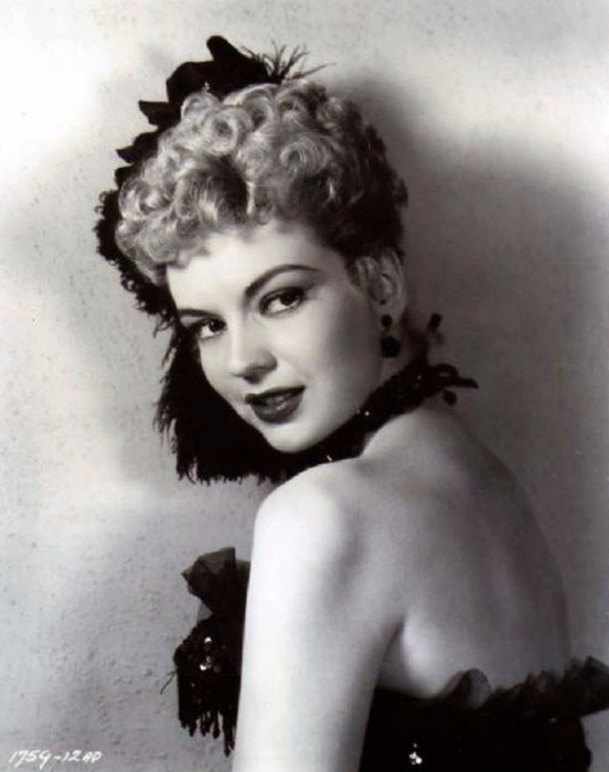 768 Kathleen Hughes   (552x700, 239Kb)