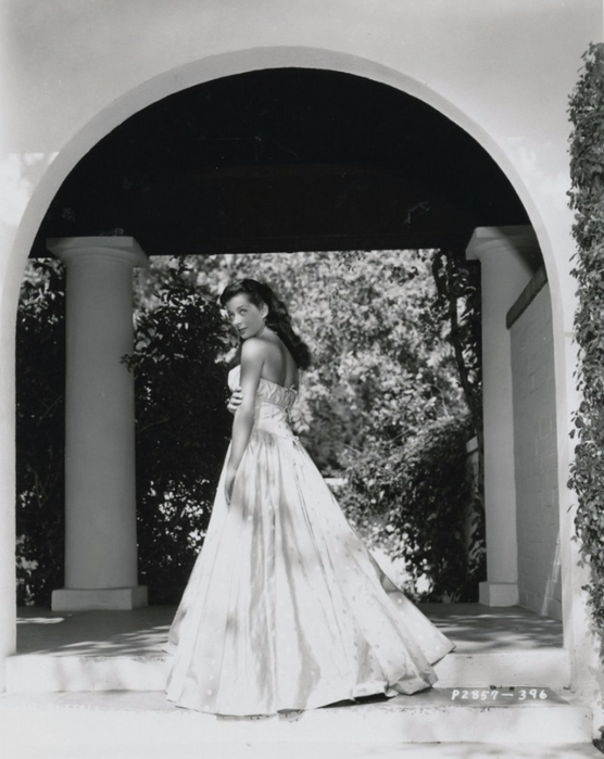 800 Gail Russell  (556x700, 257Kb)