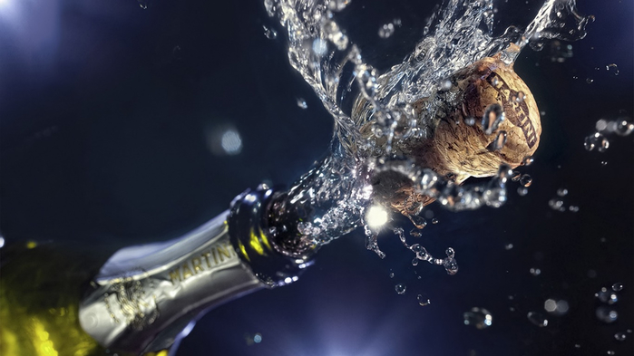 prazdnik-butylka-shampanskoe (700x393, 213Kb)