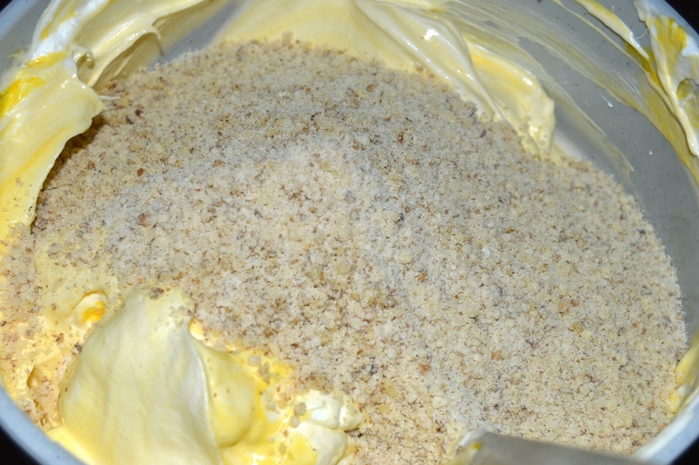 2835299_Nejneishee_pirojnoe_s_orehami_vishnei_i_kofeinim_kremom_prosto_taet_vo_rty3 (700x465, 265Kb)