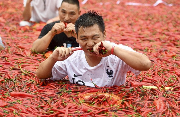 Конкурс по поеданию на скорость острого перца в Китае