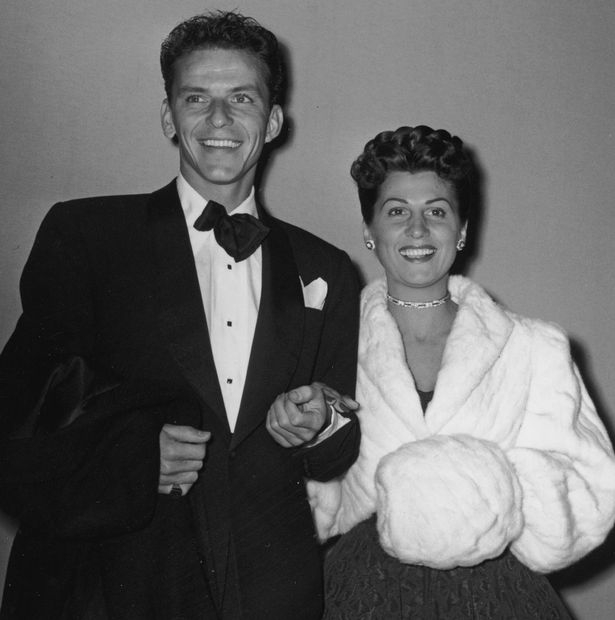 American-singer-and-actor-Frank-Sinatra-1915-1998-and-his-wife-Nancy (615x620, 97Kb)