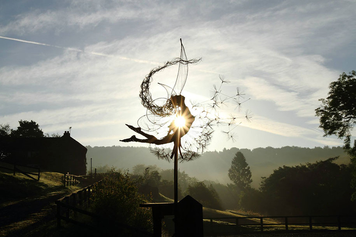 wire-fairy-dandelion-sculptures-fantasywire-robin-wight-14 (700x466, 259Kb)
