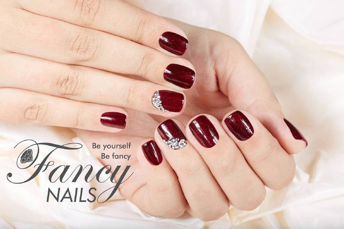 JamAdvice_com_ua_claret-manicure-with-rhinestones-01 (700x466, 256Kb)