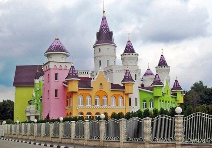«Замок детства»: посмотрите, какой чудесный садик построили в Подмосковье!