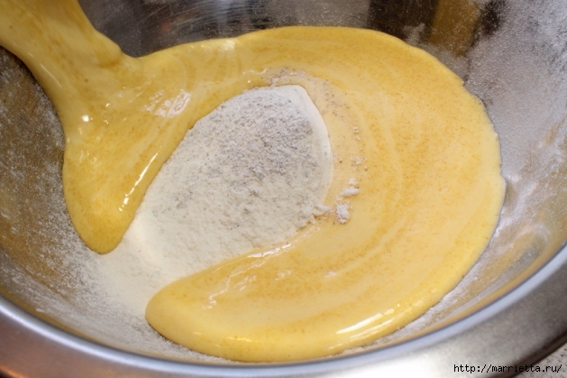 Бисквитный пирог с клубникой. Пошаговый рецепт (9) (629x419, 197Kb)