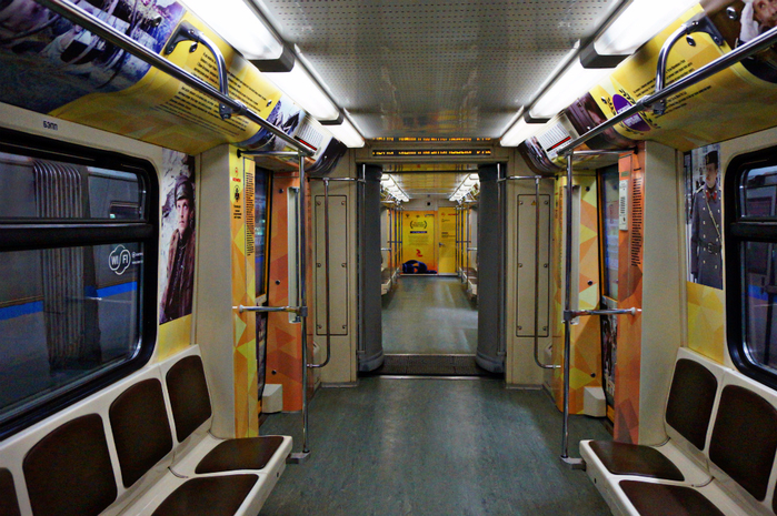 Прокатиться в кабине машиниста метро - бесценно 4 (700x465, 507Kb)
