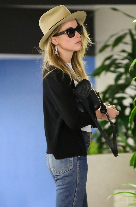 amber-heard-makes-some-rare-public-outings-02 (460x700, 261Kb)