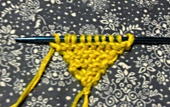 Вязание двумя нитками разного цвета