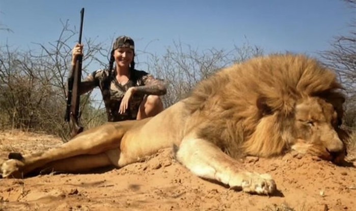 Фотографии девушек охотниц с убитыми животными