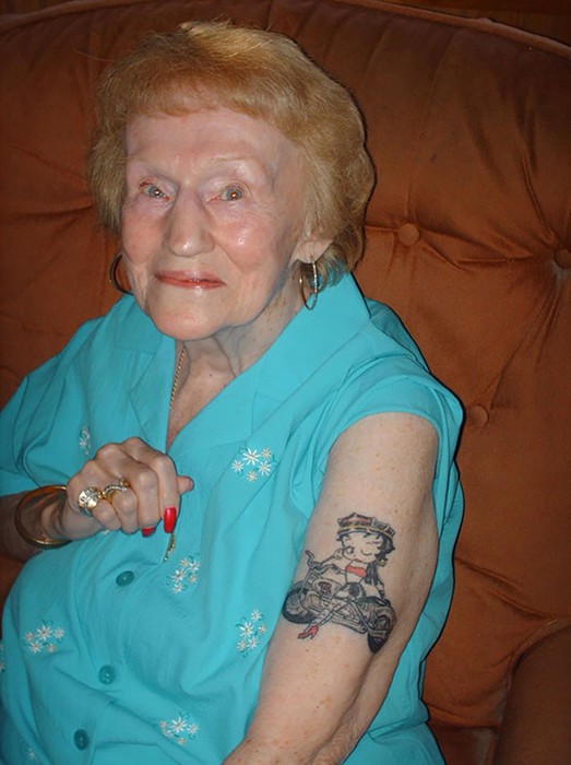 Вечно молодые дедушки и бабушки с татуировками
