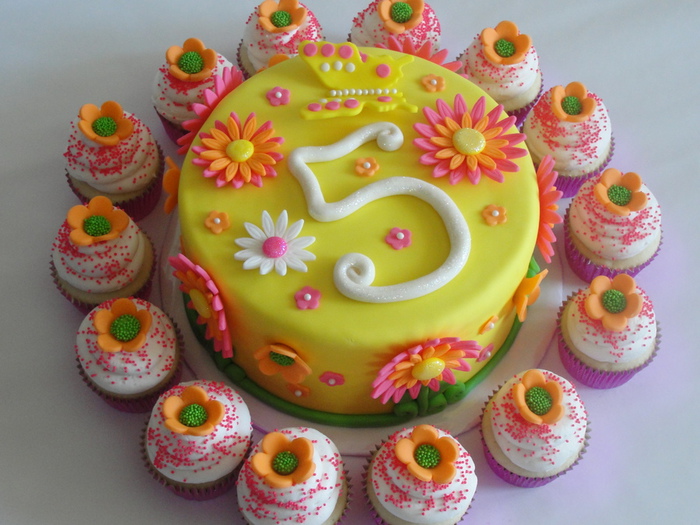 http://img1.liveinternet.ru/images/attach/d/1/132/628/132628491_5thhappyanniversarycakes900x900pxll7df12f87gallery6852951269878075.jpg