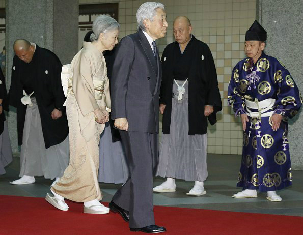 Emperor-Akihito-6 (595x462, 186Kb)