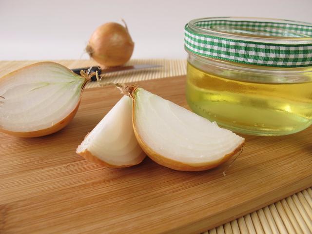 5365358_Lyk_pomojet_ot_mnogih_boleznei__recepti (640x480, 37Kb)