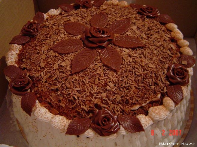 Шоколадные розы и ажурный шоколадный шарик для торта (2) (656x492, 223Kb)