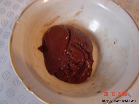 Шоколадные розы и ажурный шоколадный шарик для торта (14) (472x354, 64Kb)