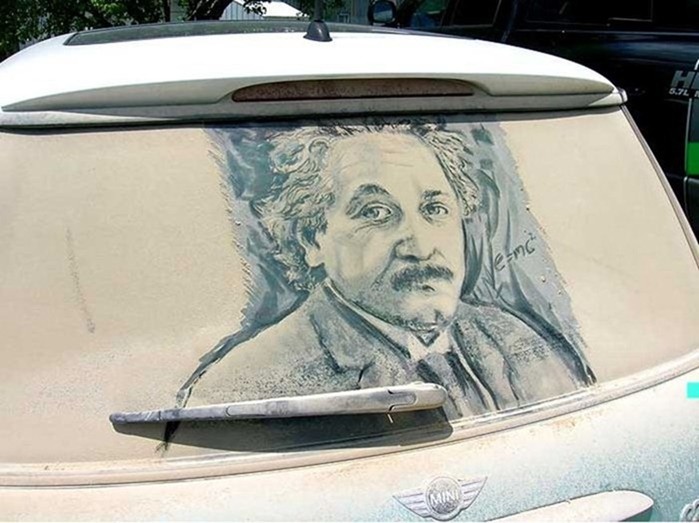 Какой художник рисует картины на грязных стеклах машин