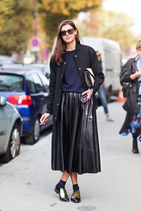 3224267_LeFashionBlogStreetStyleLeatherPleatedSkirtCelineGoldOxfordsParisFashionWeekViaStockholmStreetstyle533x800 (466x700, 47Kb)