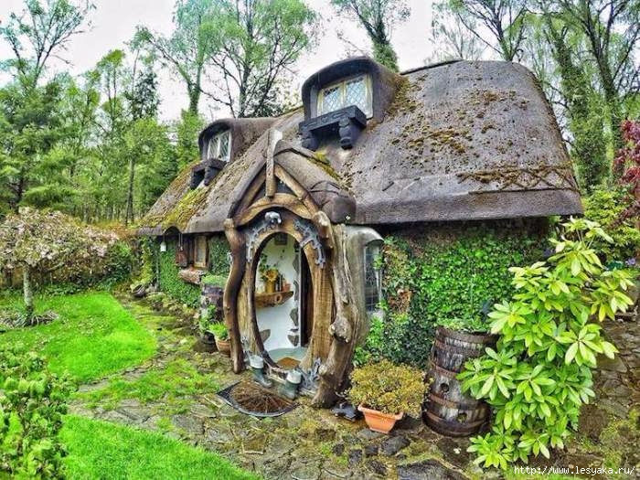 real-hobbit-house-2 (700x525, 330Kb)